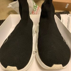 Balenciaga speed runners